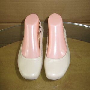 Earthies Women's Loafers With Arch Support Beige Leather Size 9 B